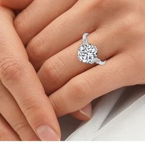 Pompeii3 Silver Solitaire Round-Cut Ring with Clear Stone